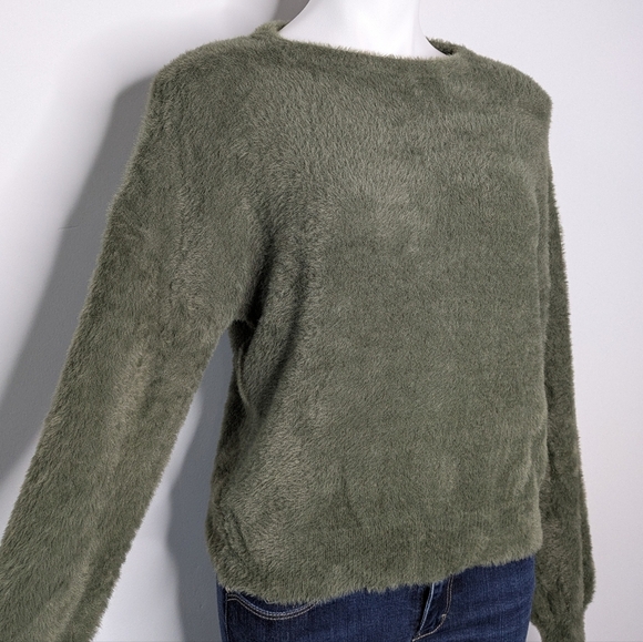 ✨3/$15 Express Green Feather Eyelash Fuzzy Long Sleeve Sweater XS - Picture 4 of 9